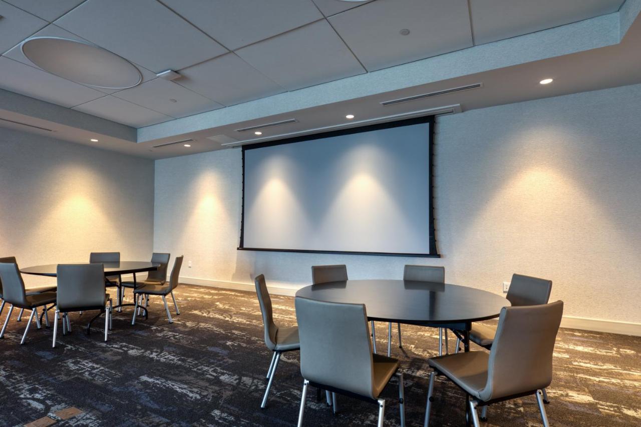 Holiday Inn Express & Suites - Charlotte - South End By Ihg Exterior foto